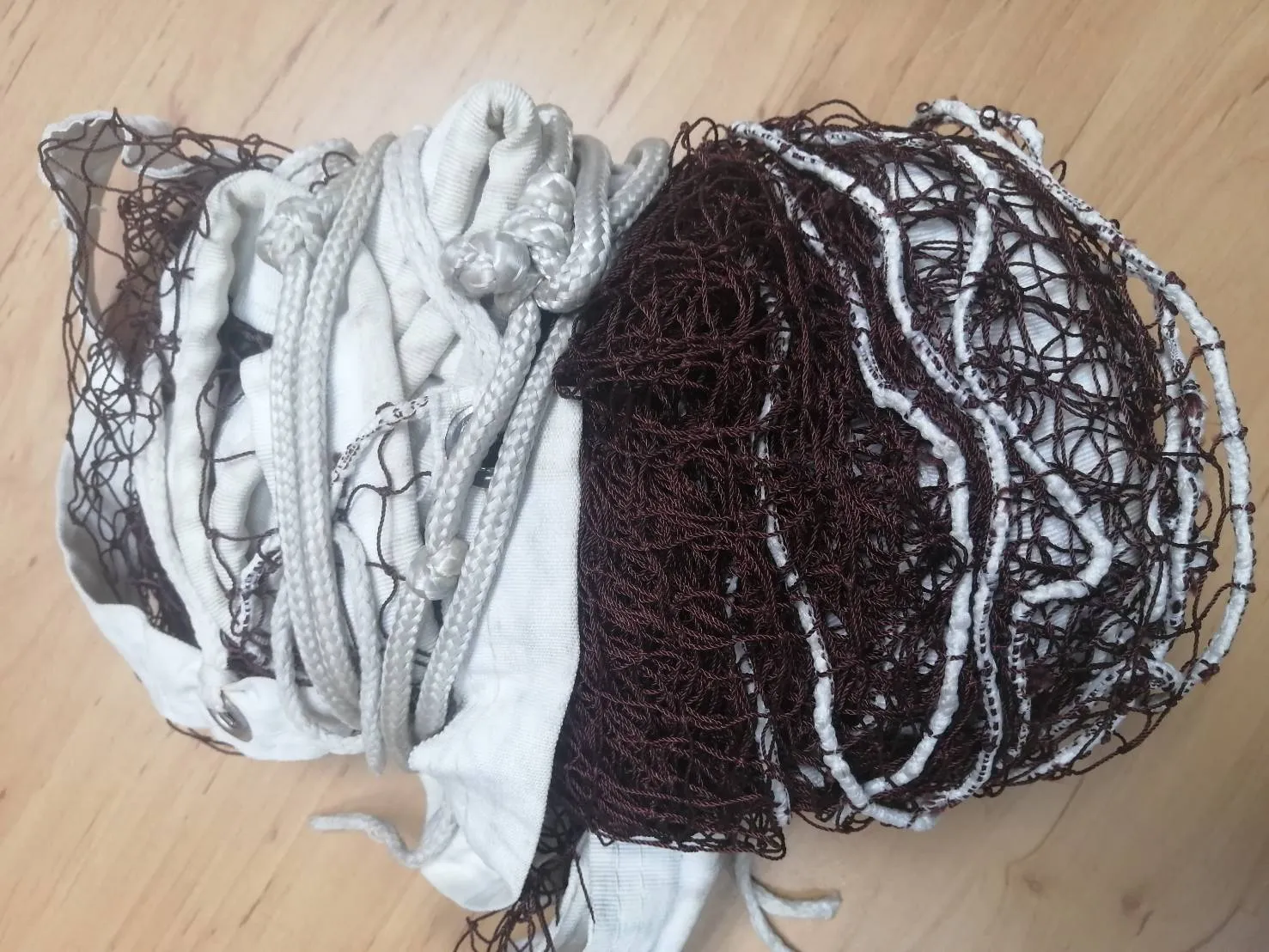 羽毛网 (Badminton Net)