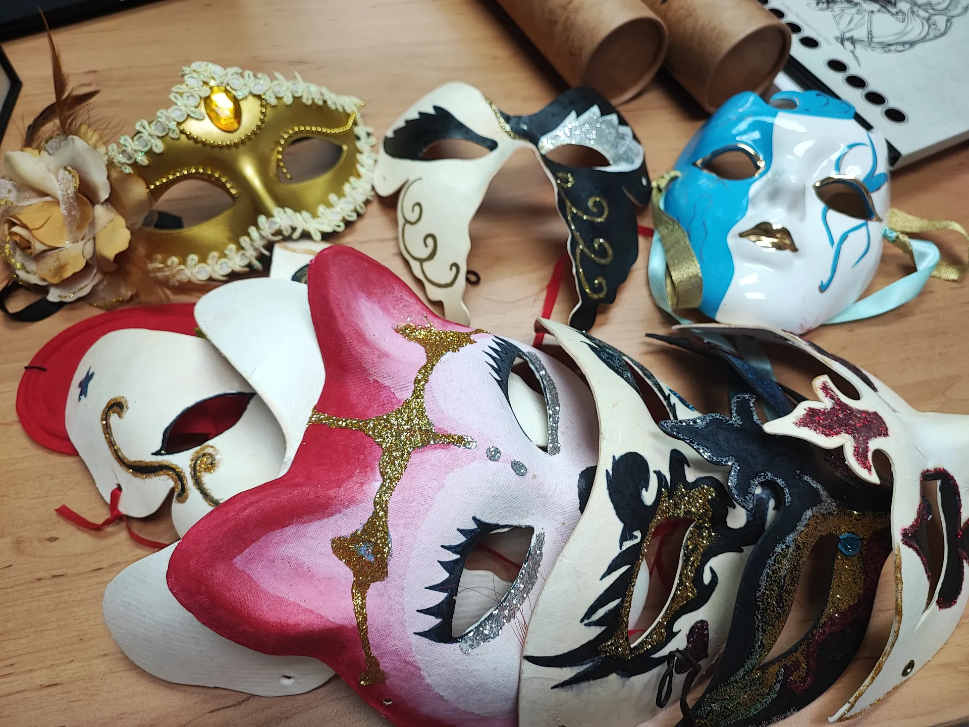 漂亮面具 (Beautiful mask)