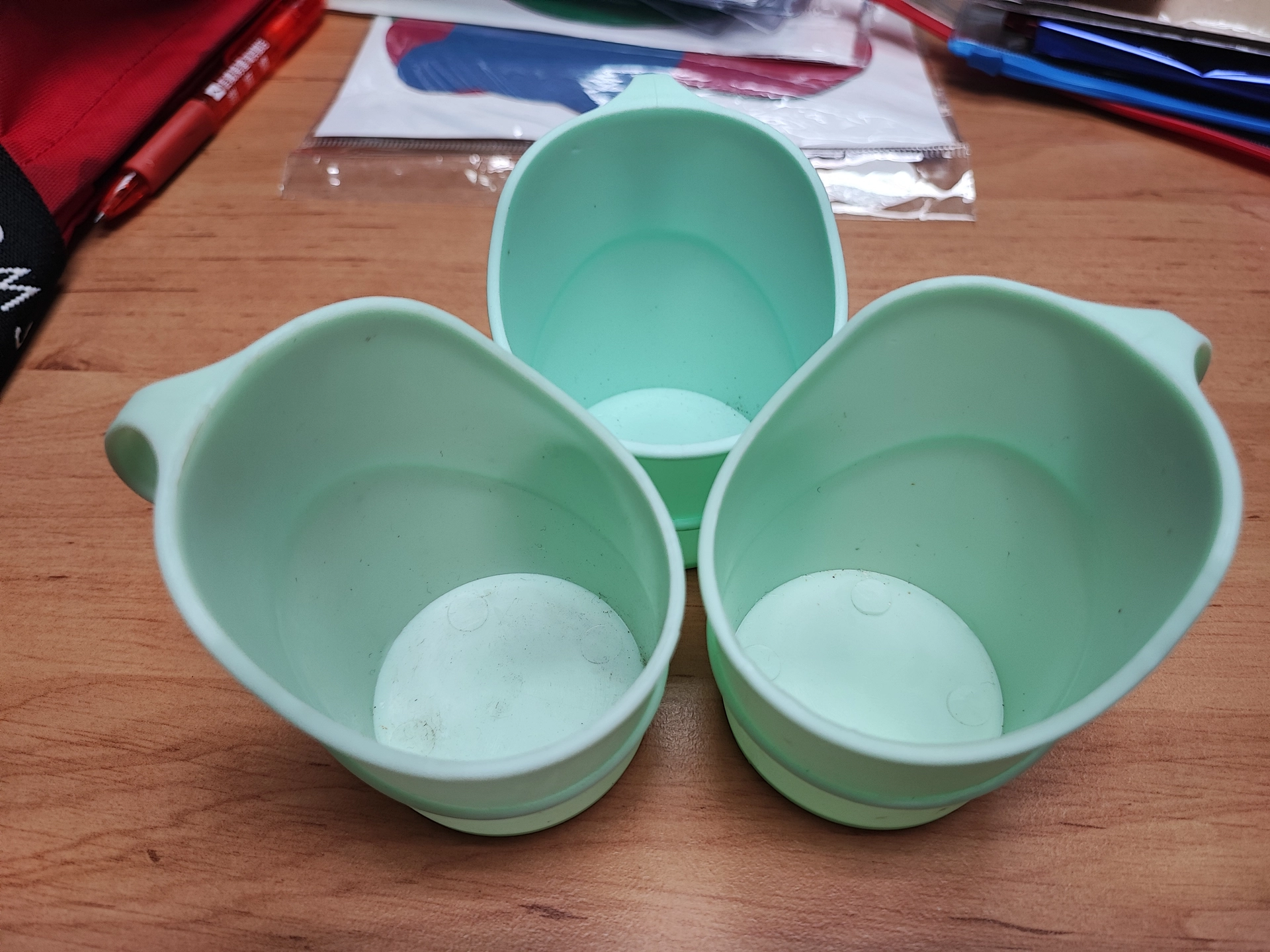 綠色小杯子 (Small green cup)